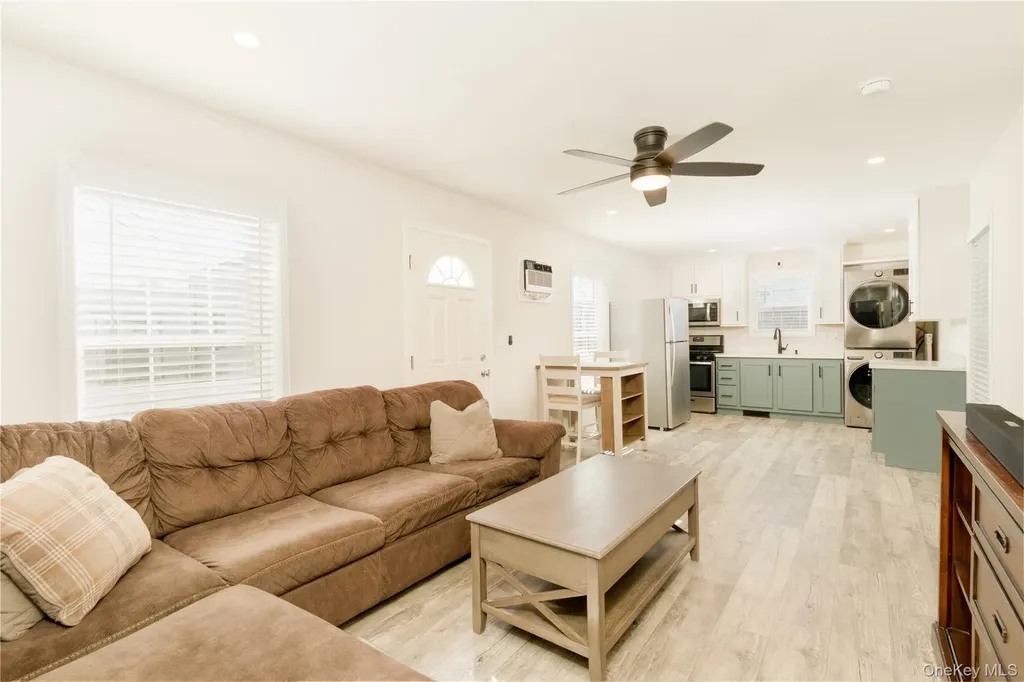 150 #4 Main Street Islip NY 11751