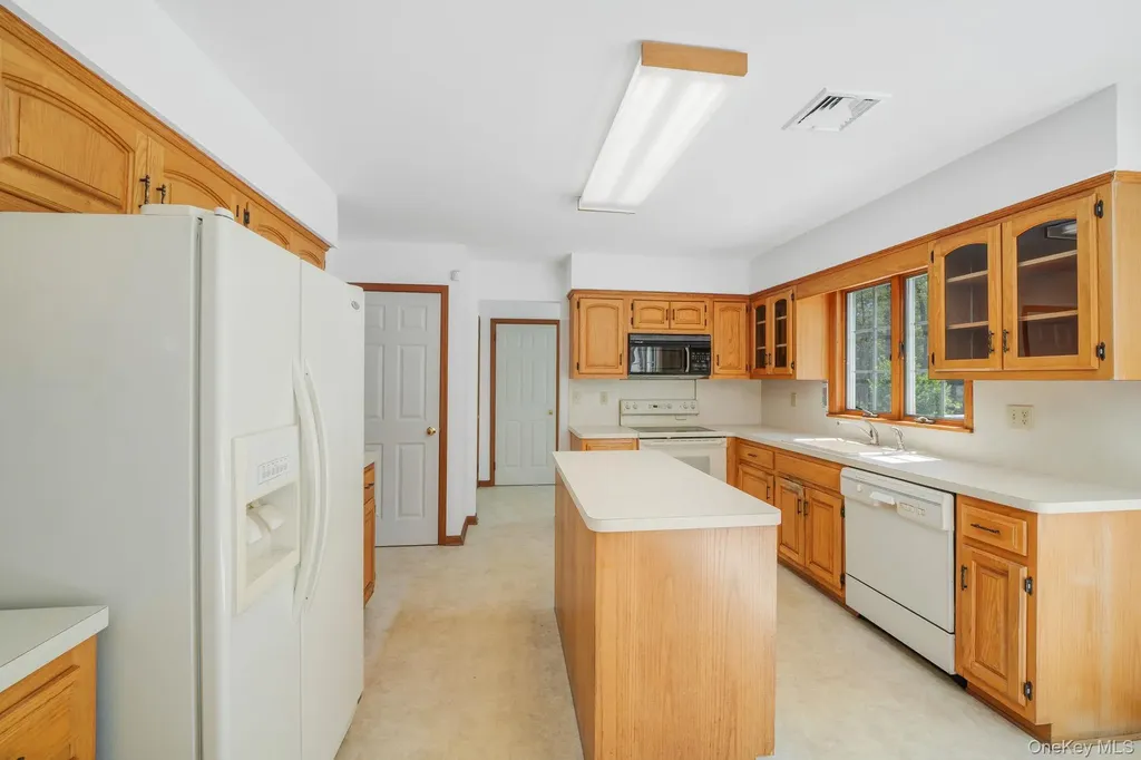 4 Chambord Court Shoreham NY 11786