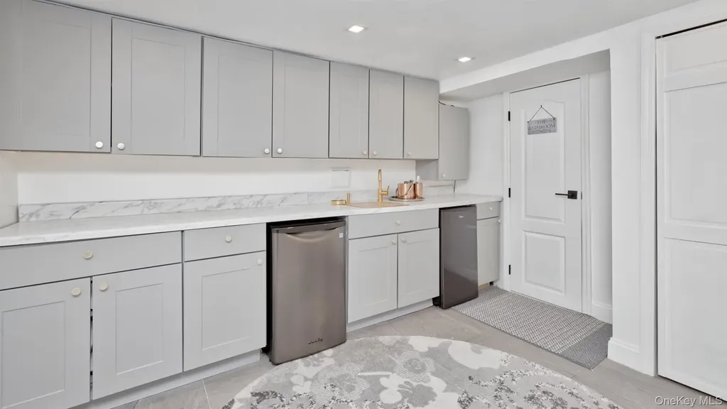 383 White Road Mineola NY 11501