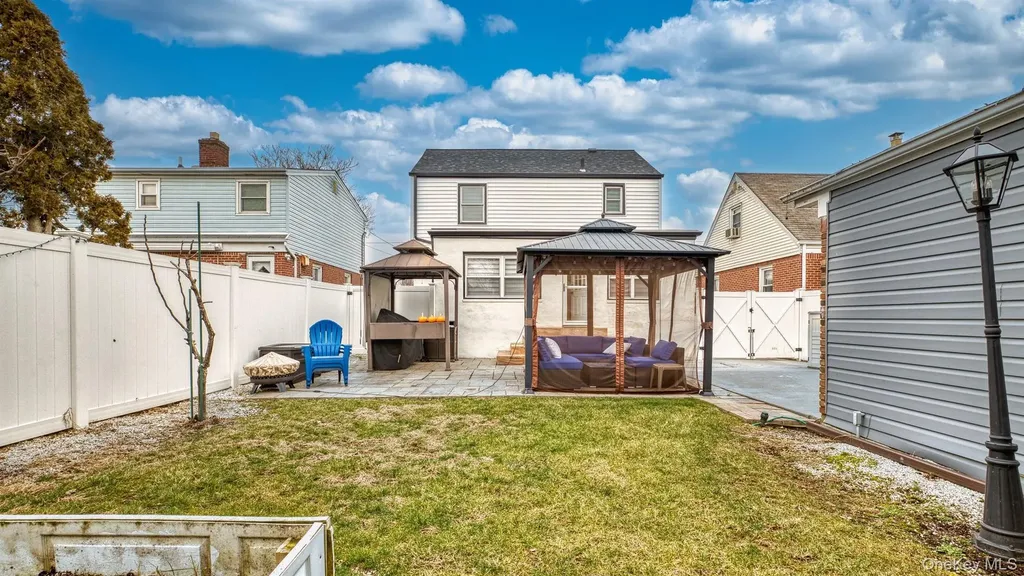 383 White Road Mineola NY 11501