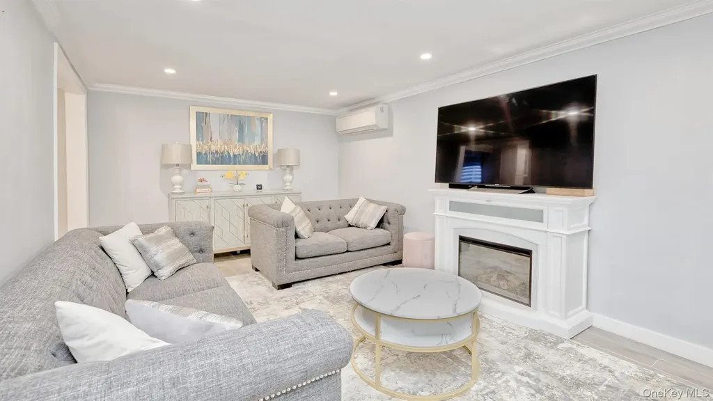 383 White Road Mineola NY 11501