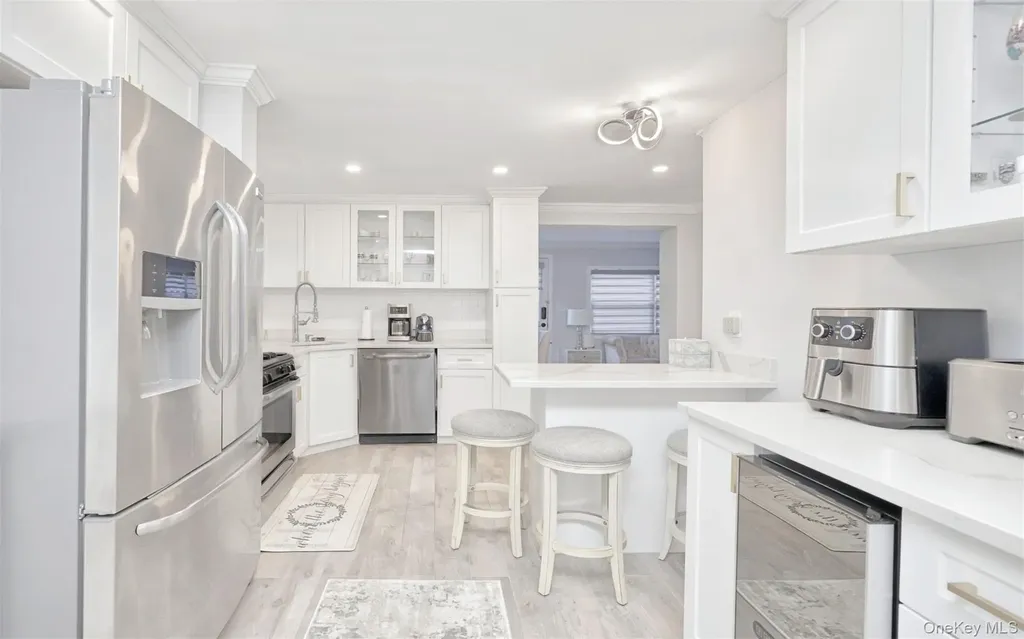 383 White Road Mineola NY 11501
