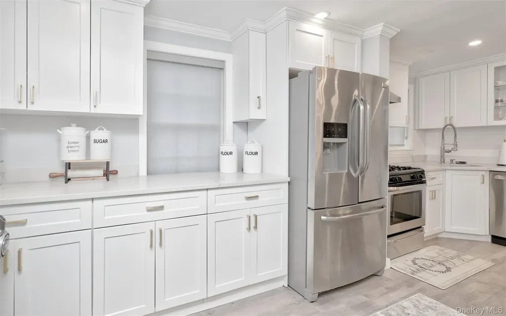 383 White Road Mineola NY 11501