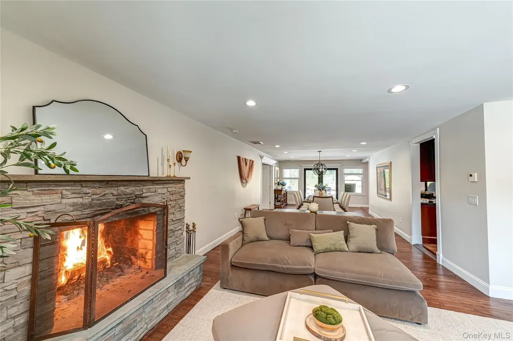 22 Redwood Drive Great River NY 11739
