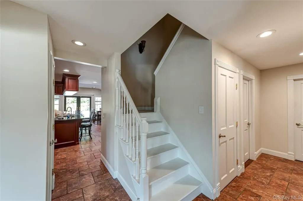 22 Redwood Drive Great River NY 11739