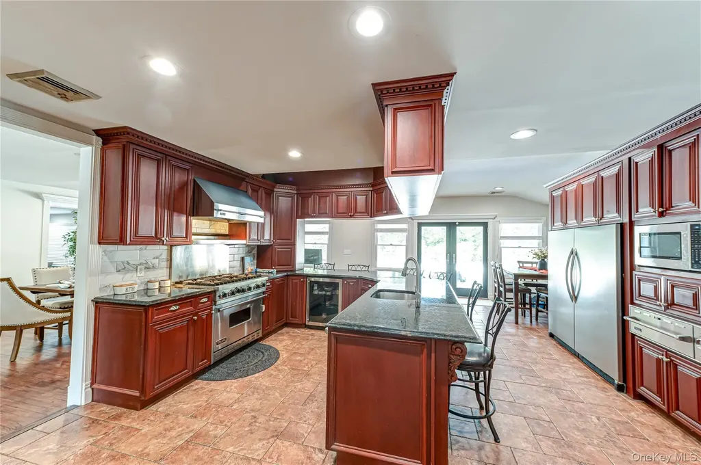 22 Redwood Drive Great River NY 11739