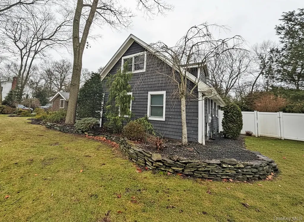 22 Redwood Drive Great River NY 11739