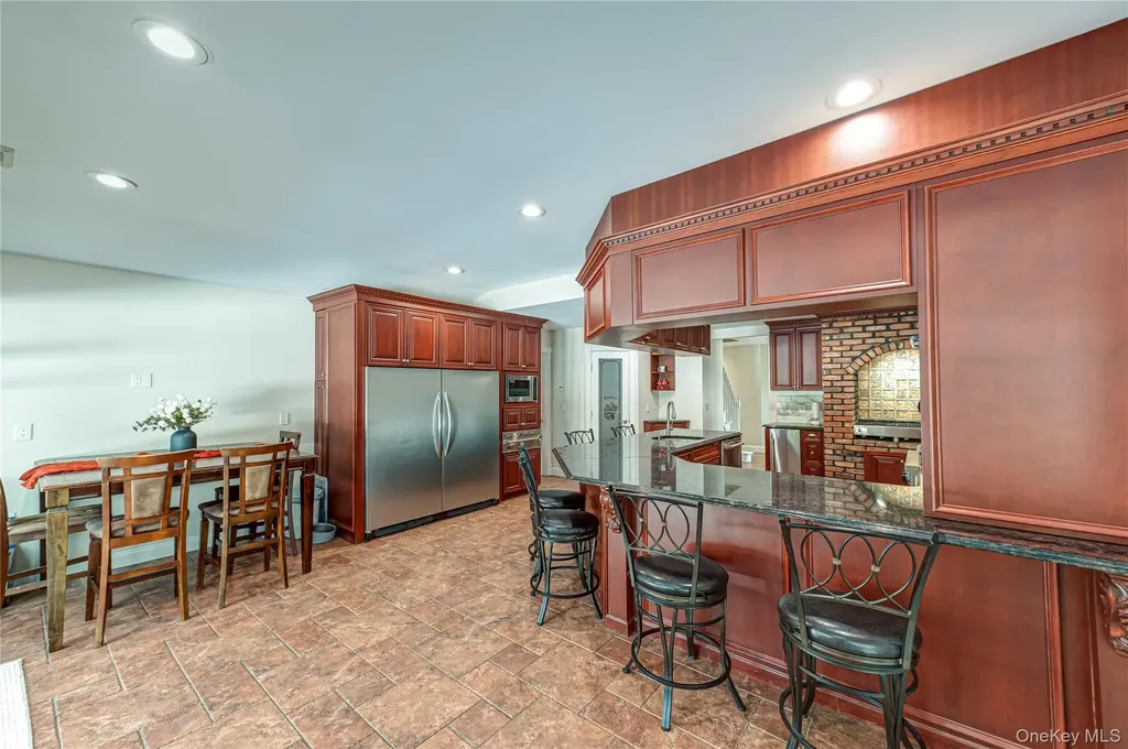22 Redwood Drive Great River NY 11739