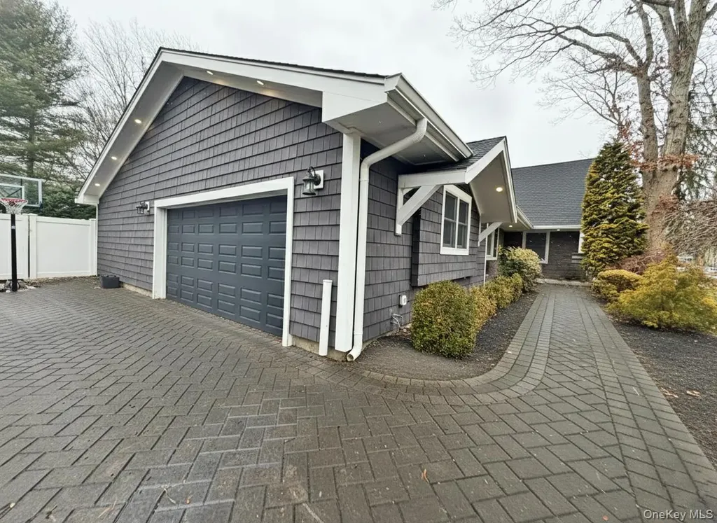 22 Redwood Drive Great River NY 11739