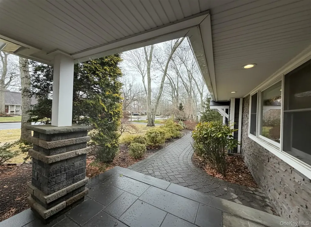22 Redwood Drive Great River NY 11739