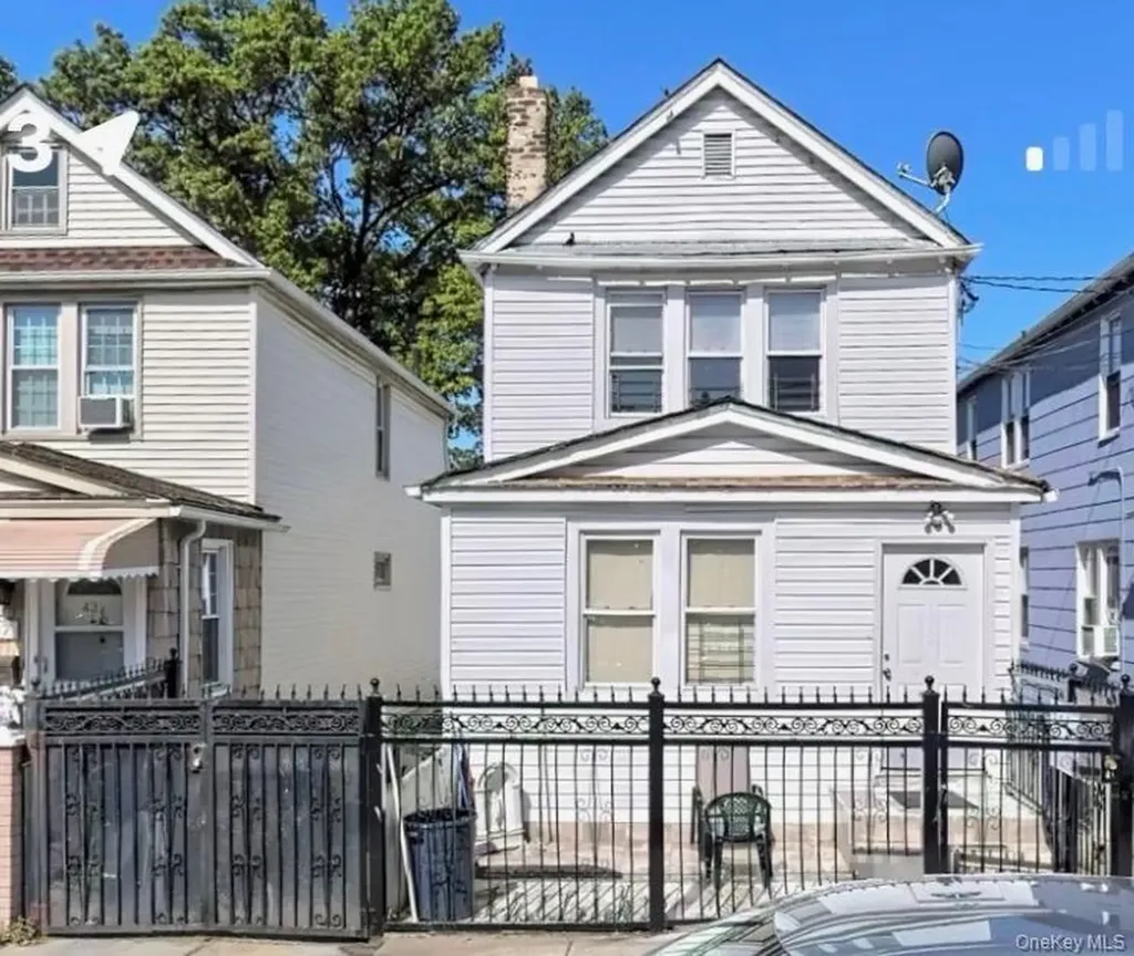 439 Thieriot Avenue Bronx NY 10473