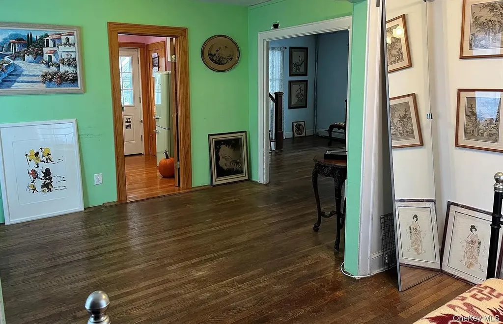 52 Park Avenue Williston Park NY 11596