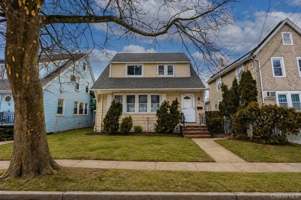52 Park Avenue Williston Park NY 11596