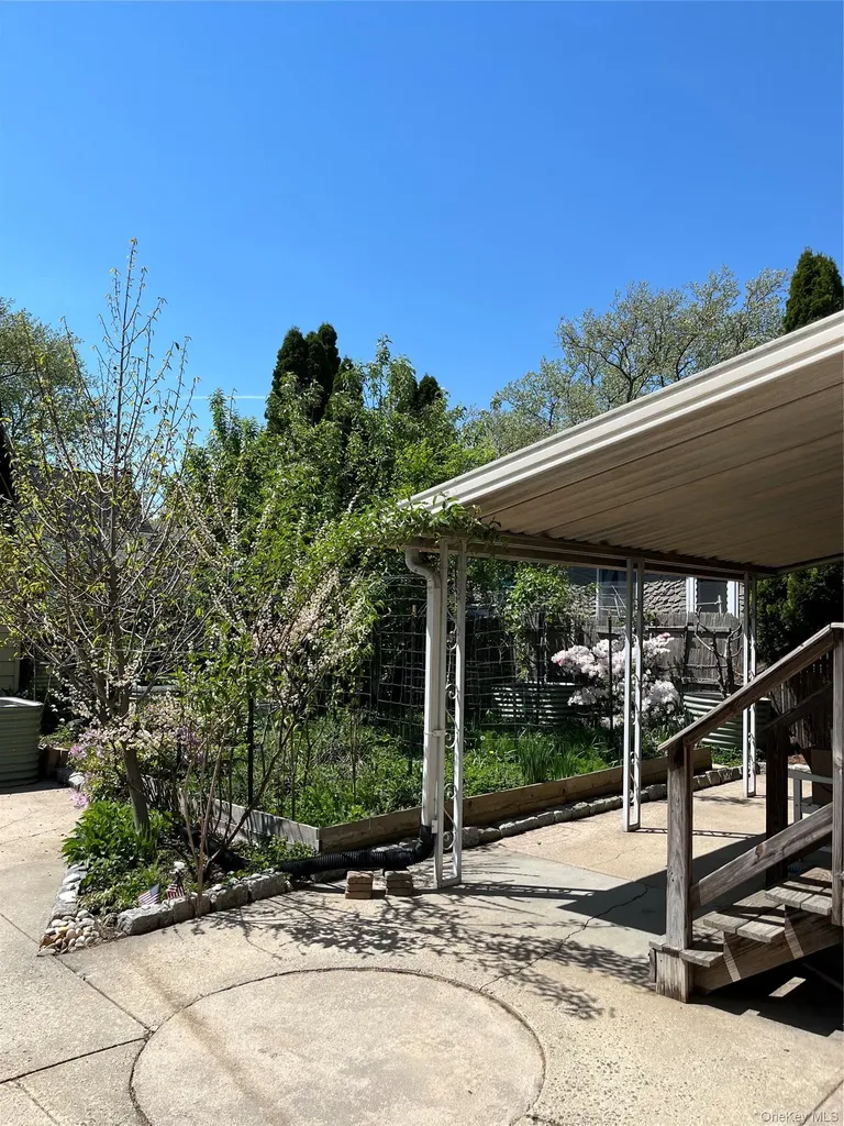 52 Park Avenue Williston Park NY 11596