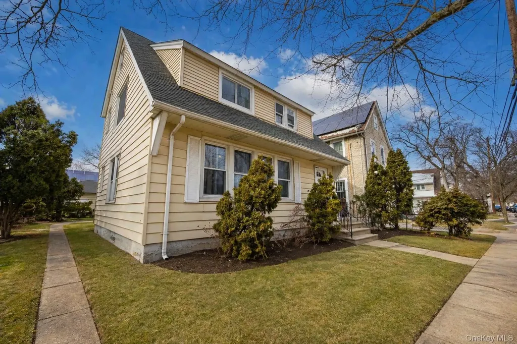 52 Park Avenue Williston Park NY 11596