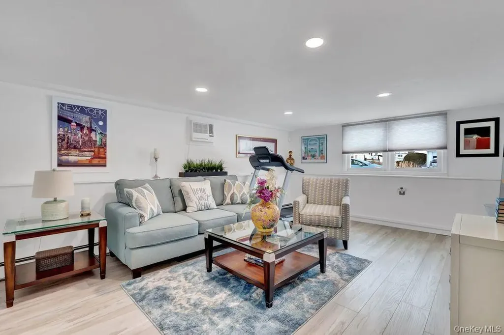 3354 2nd Street Oceanside NY 11572