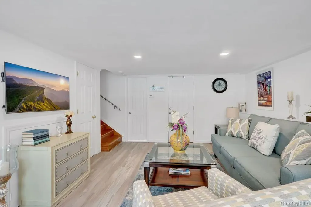3354 2nd Street Oceanside NY 11572