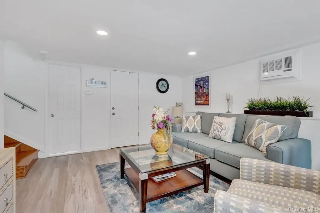 3354 2nd Street Oceanside NY 11572