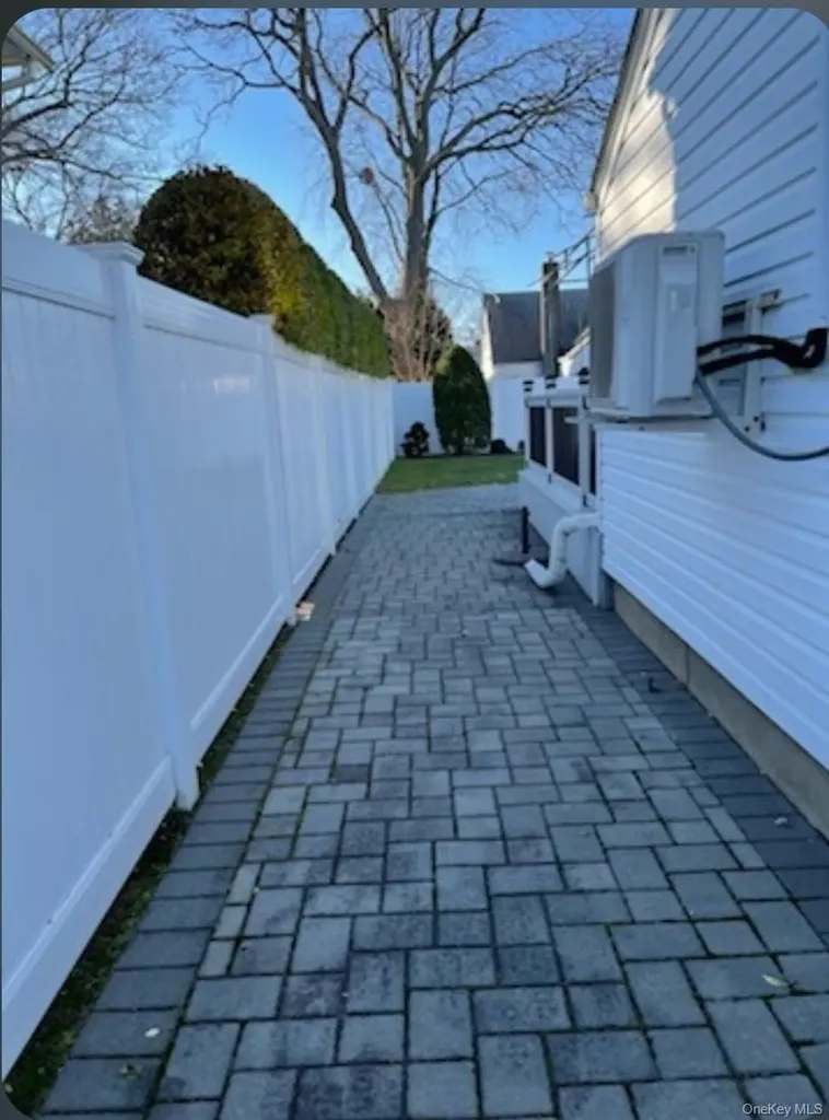 3354 2nd Street Oceanside NY 11572