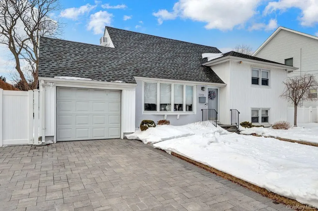 3354 2nd Street Oceanside NY 11572