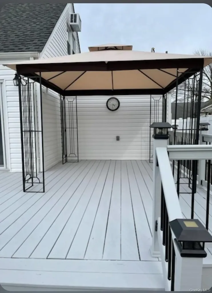 3354 2nd Street Oceanside NY 11572