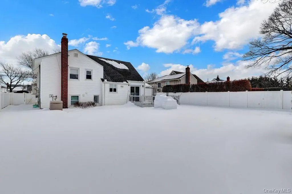 3354 2nd Street Oceanside NY 11572