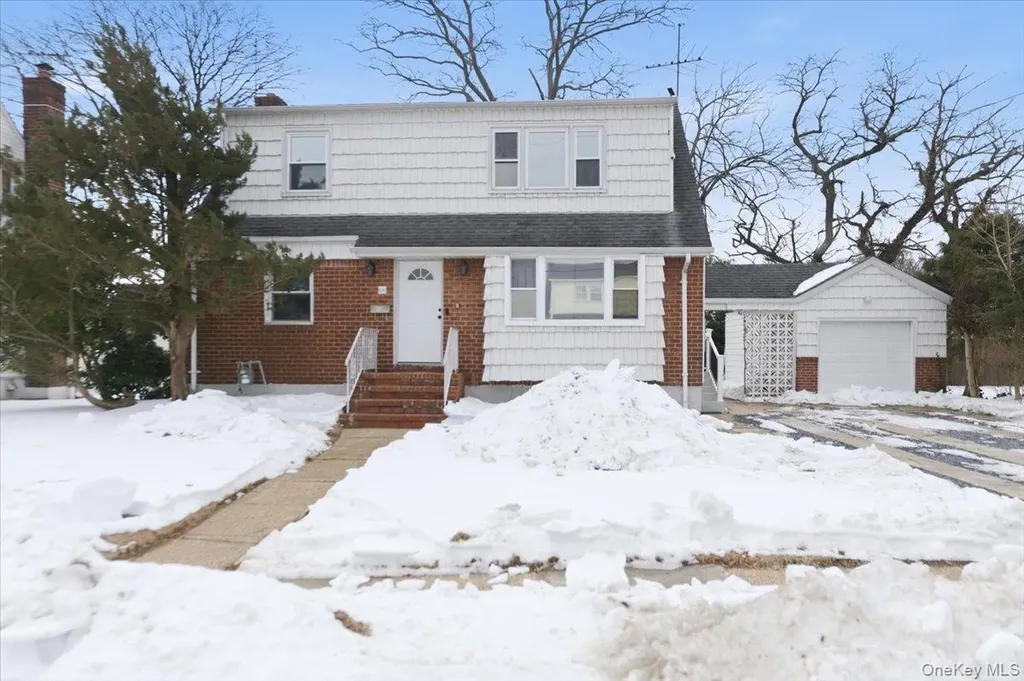 66 Elm Street Valley Stream NY 11580