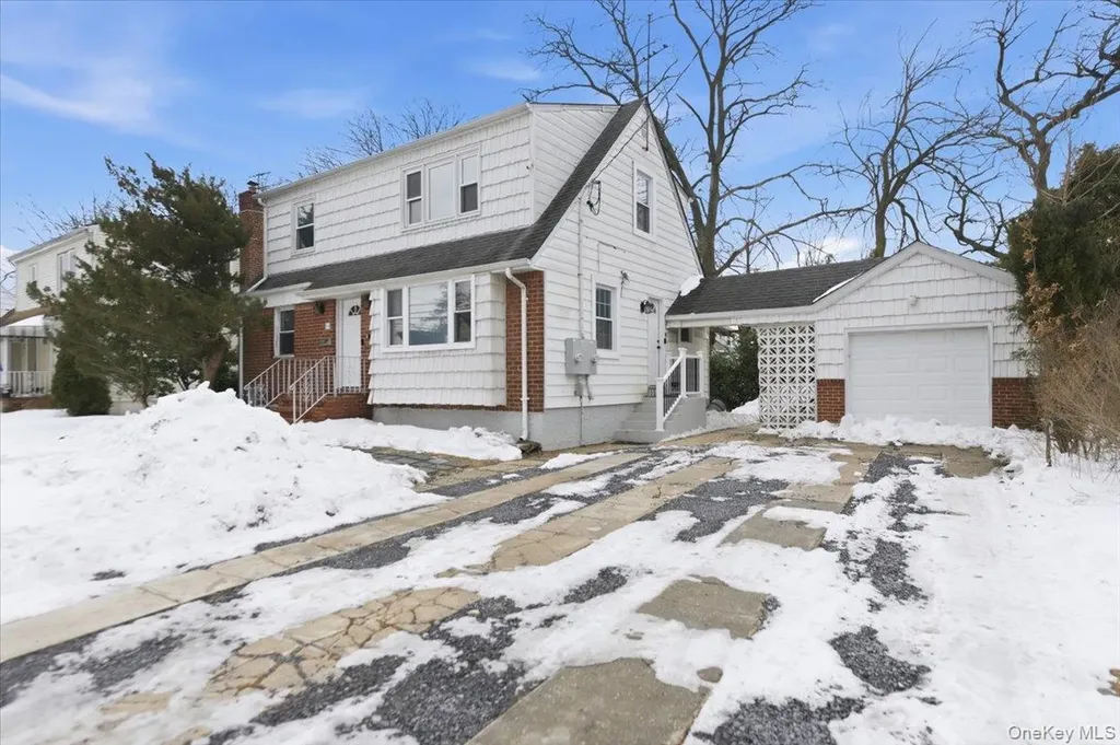 66 Elm Street Valley Stream NY 11580