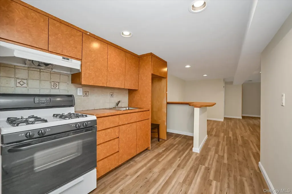 5428 65th Place Maspeth NY 11378