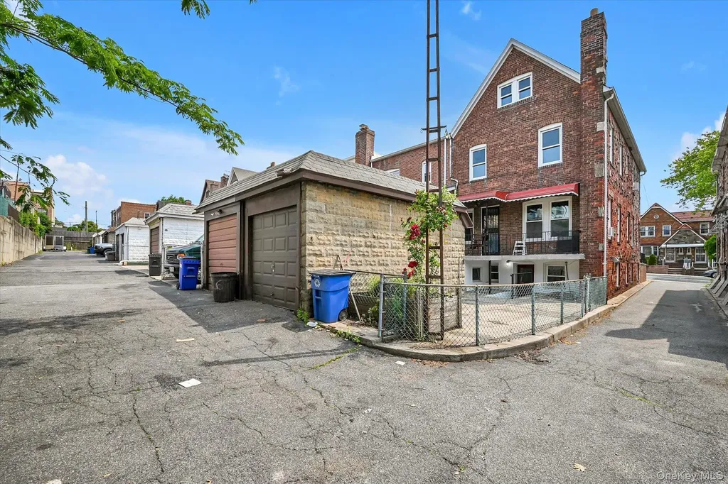 5428 65th Place Maspeth NY 11378