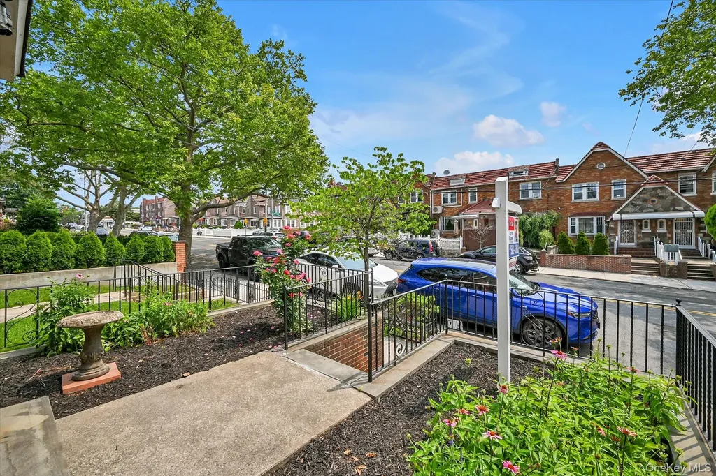 5428 65th Place Maspeth NY 11378