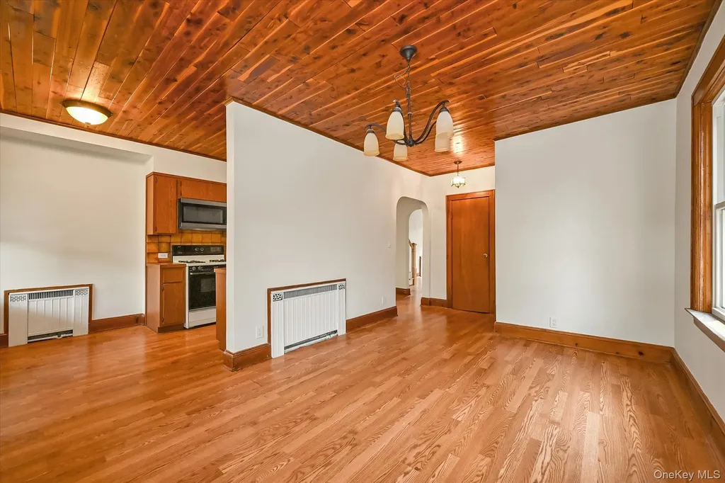 5428 65th Place Maspeth NY 11378