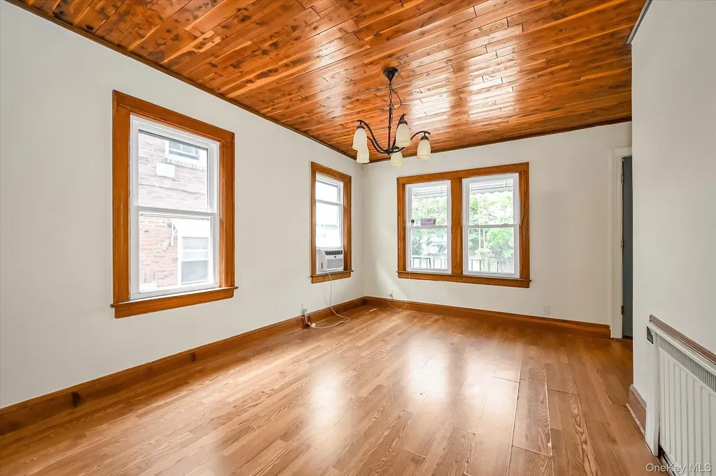 5428 65th Place Maspeth NY 11378