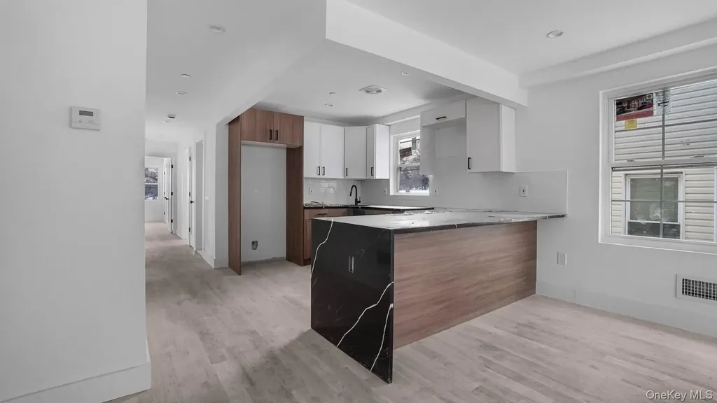 338 E 234th Street Bronx NY 10470