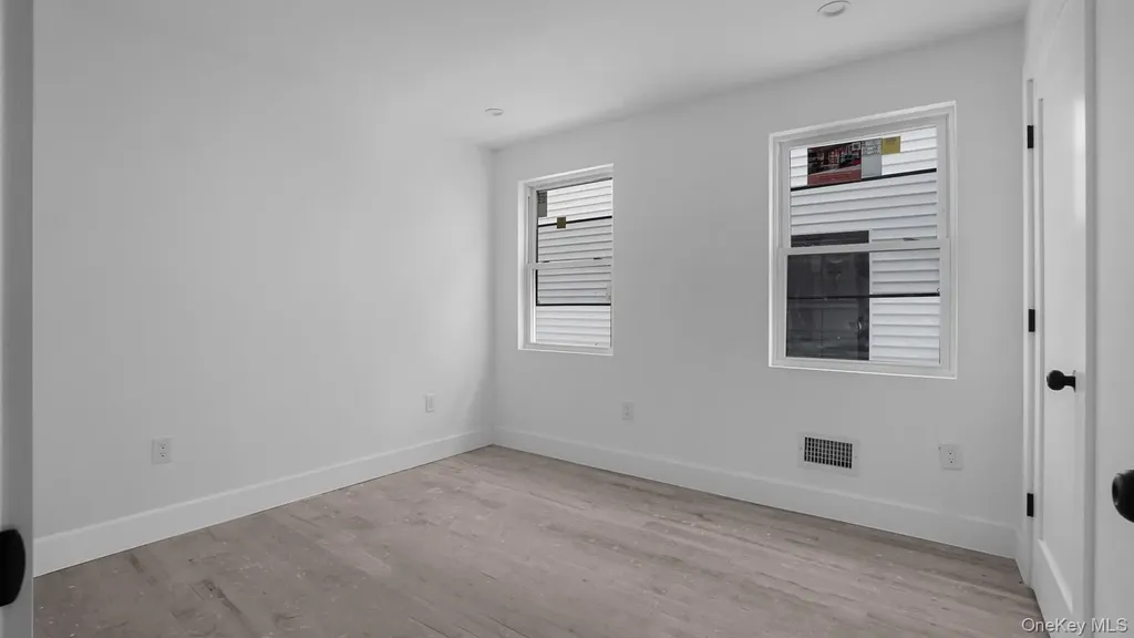 338 E 234th Street Bronx NY 10470