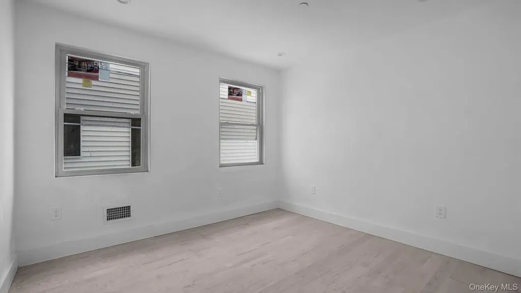 338 E 234th Street Bronx NY 10470