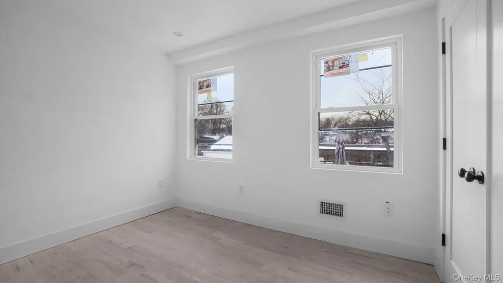 338 E 234th Street Bronx NY 10470