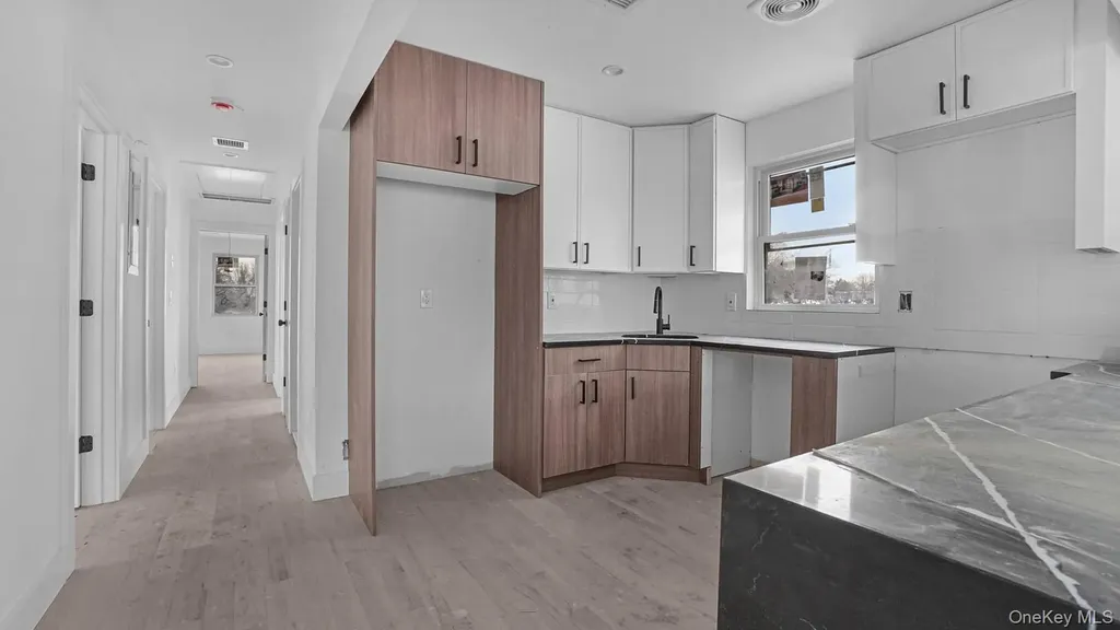 338 E 234th Street Bronx NY 10470