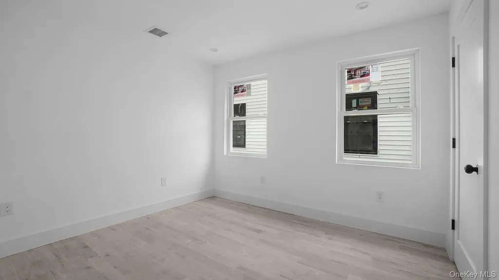 338 E 234th Street Bronx NY 10470
