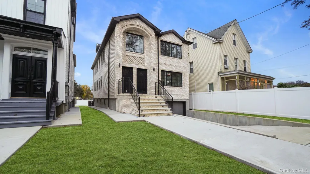 338 E 234th Street Bronx NY 10470