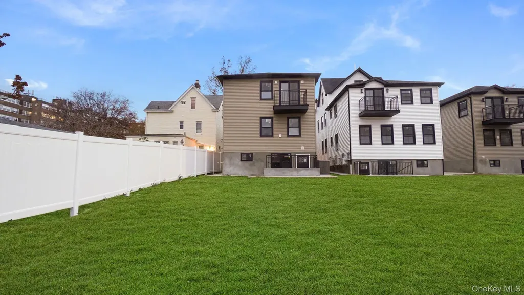 338 E 234th Street Bronx NY 10470