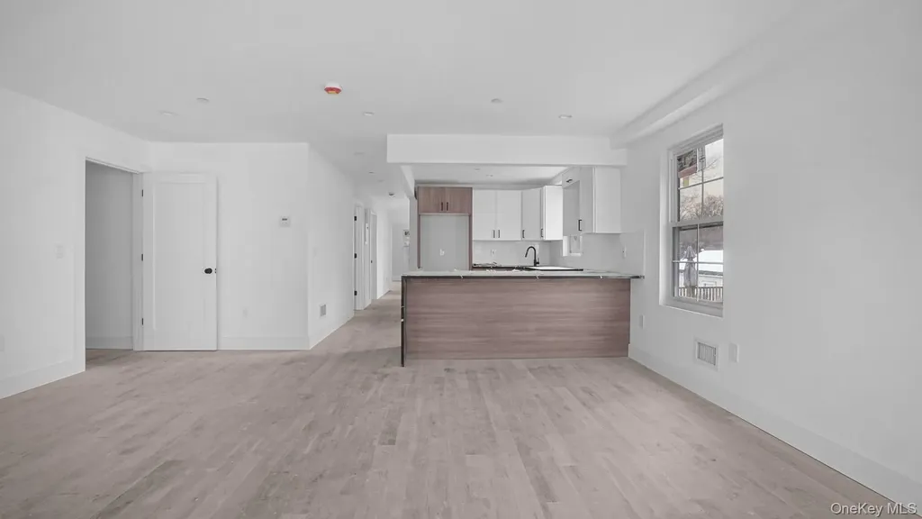 338 E 234th Street Bronx NY 10470