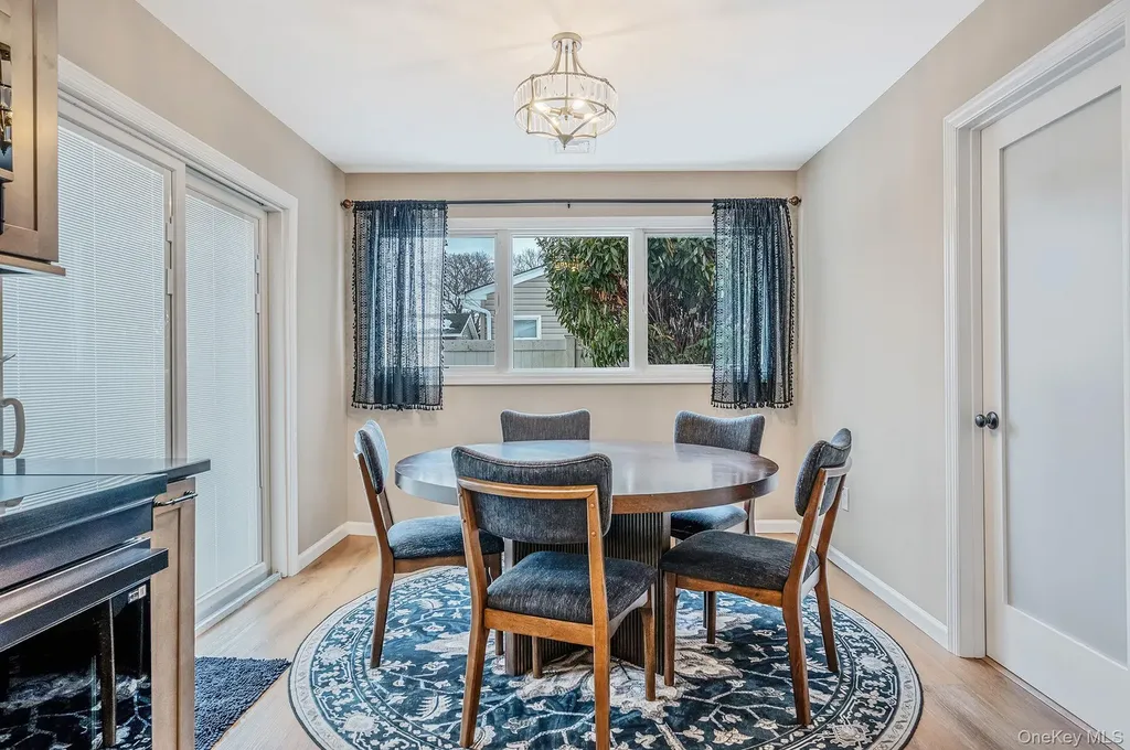 33 Loughlin Drive Shirley NY 11967