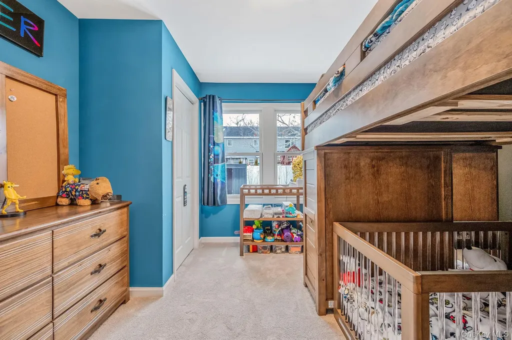 33 Loughlin Drive Shirley NY 11967