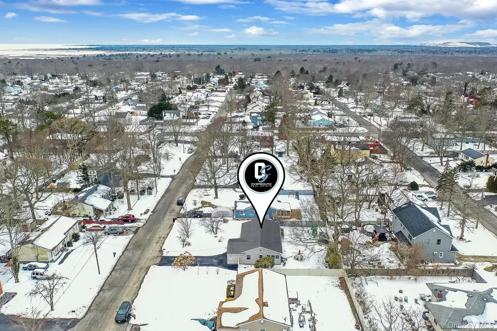 33 Loughlin Drive Shirley NY 11967