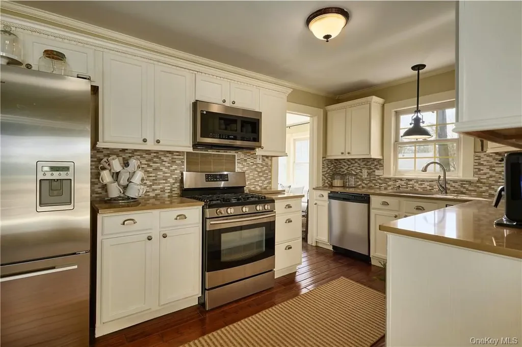 49 Maple Avenue Warwick NY 10990
