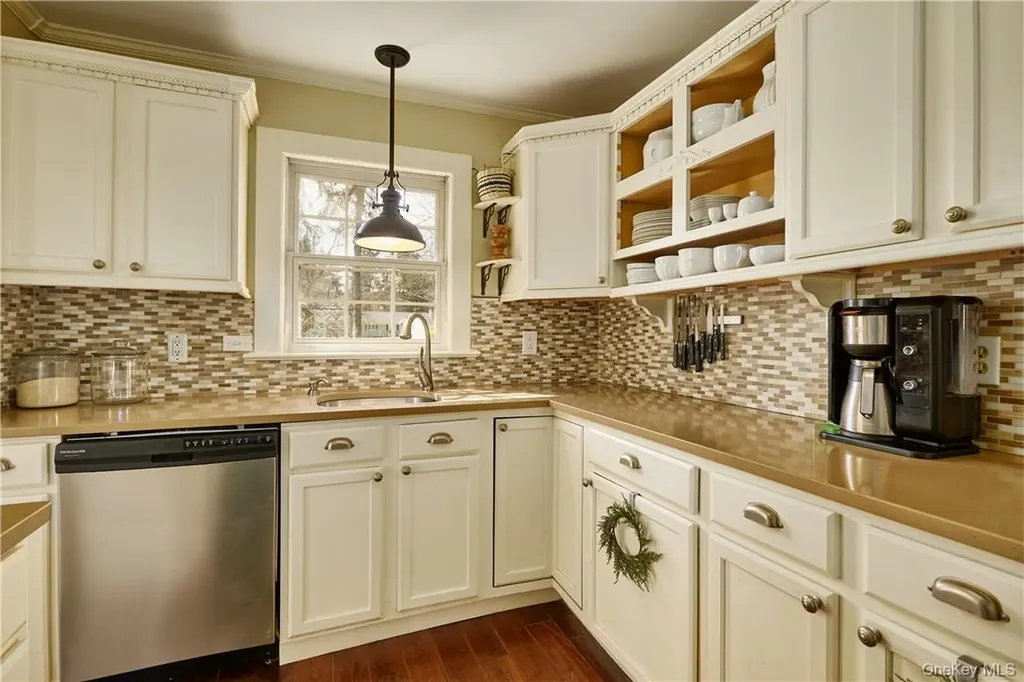 49 Maple Avenue Warwick NY 10990