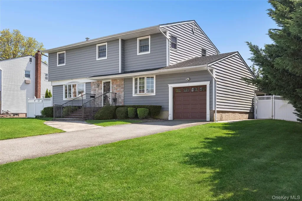 41 Evelyn Drive Bethpage NY 11714