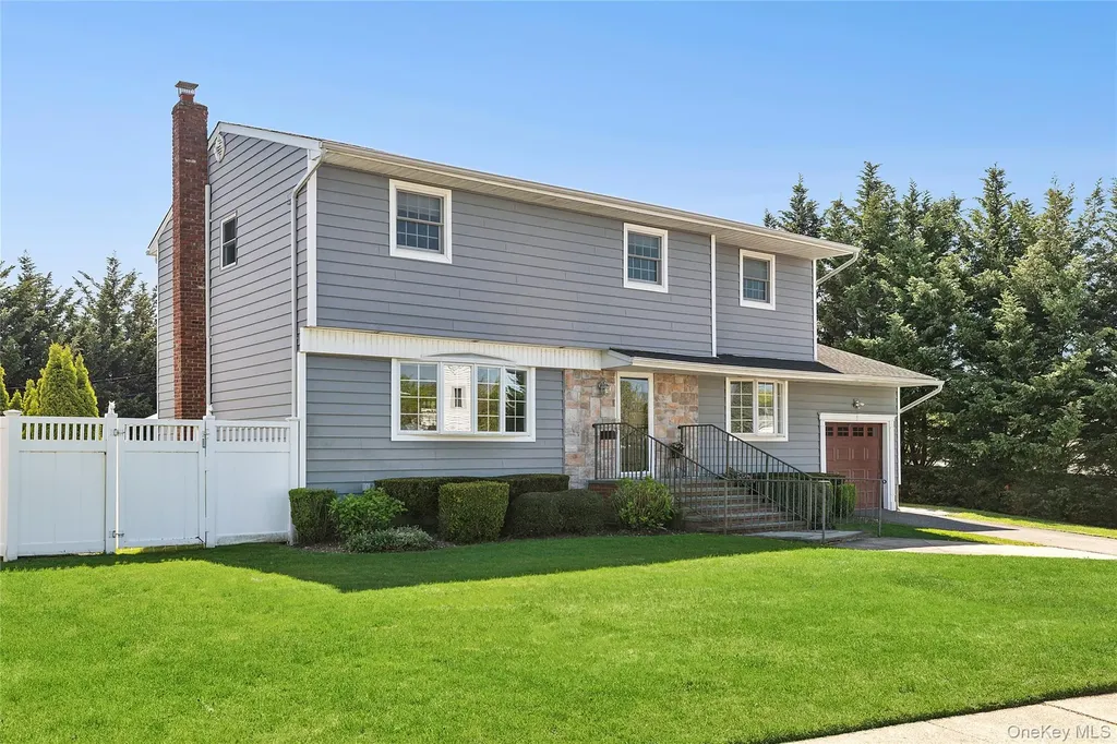 41 Evelyn Drive Bethpage NY 11714