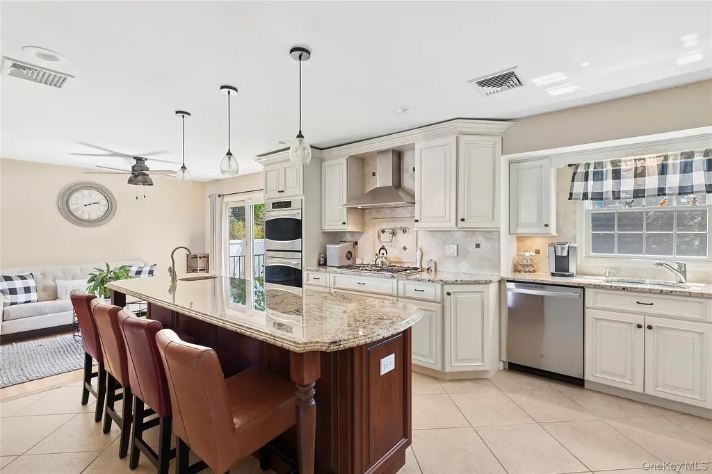41 Evelyn Drive Bethpage NY 11714